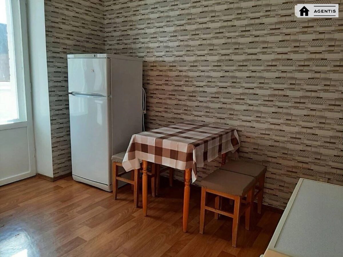 Apartment for rent 1 room, 48 m², 2nd fl./10 floors. Knyazhiy Zaton 4, Kyiv. 