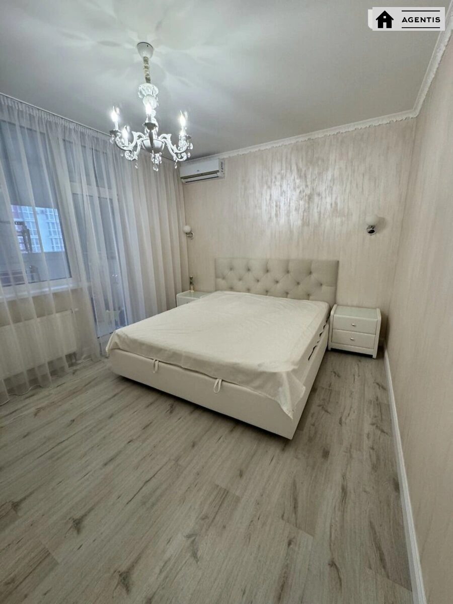 Apartment for rent 2 rooms, 70 m², 12th fl./25 floors. 2, Dragomanova 2, Kyiv. 