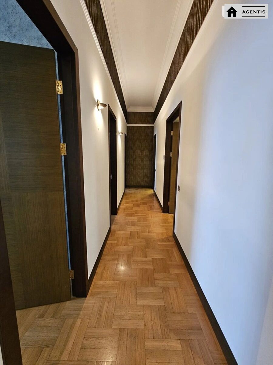 Apartment for rent 4 rooms, 180 m², 6th fl./6 floors. 26, Velyka Vaselkivska 26, Kyiv. 