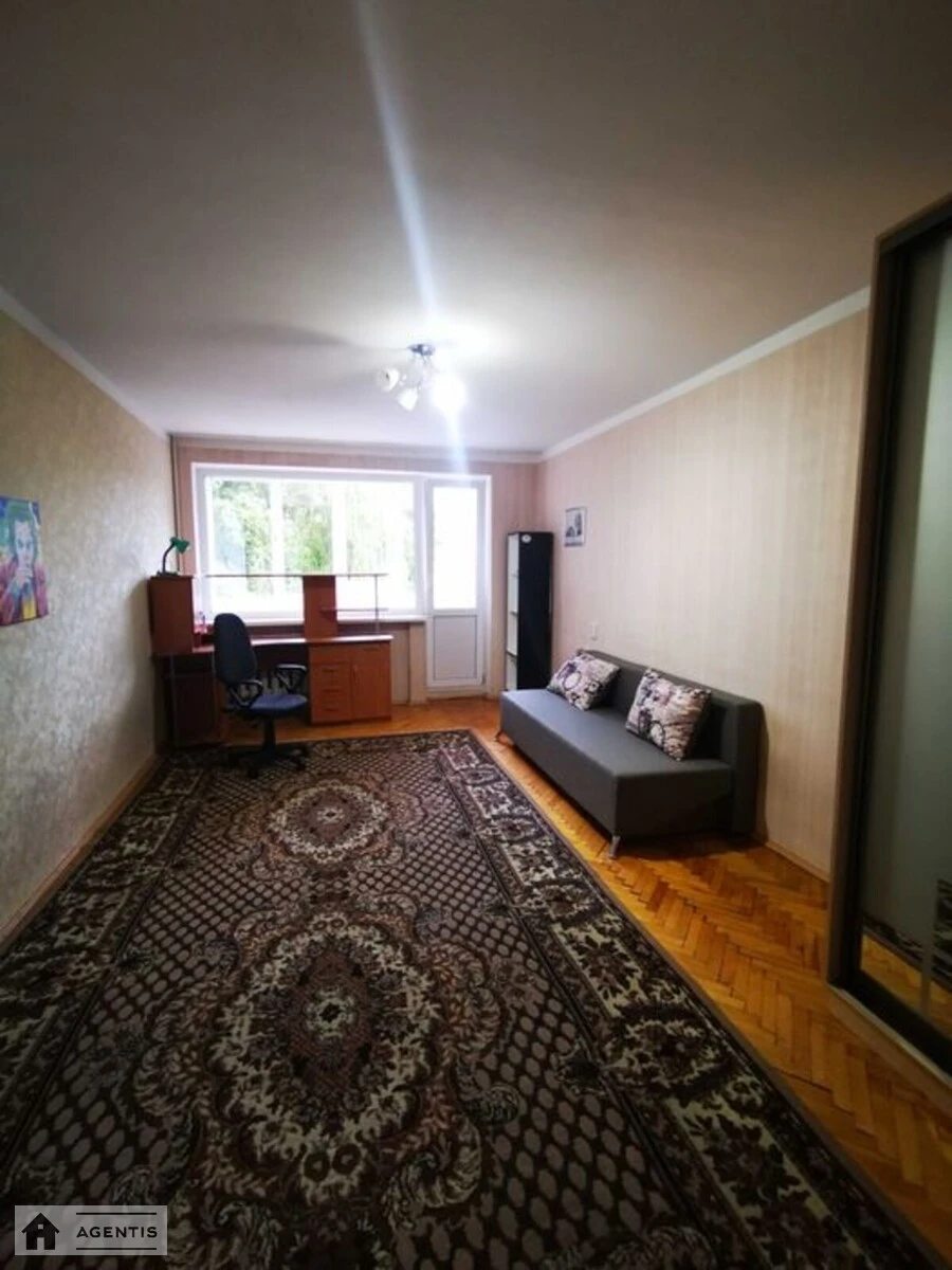 Сдам квартиру 3 комнаты, 98 m², 2 эт./10 этажей. 25, Науки 25, Киев. 