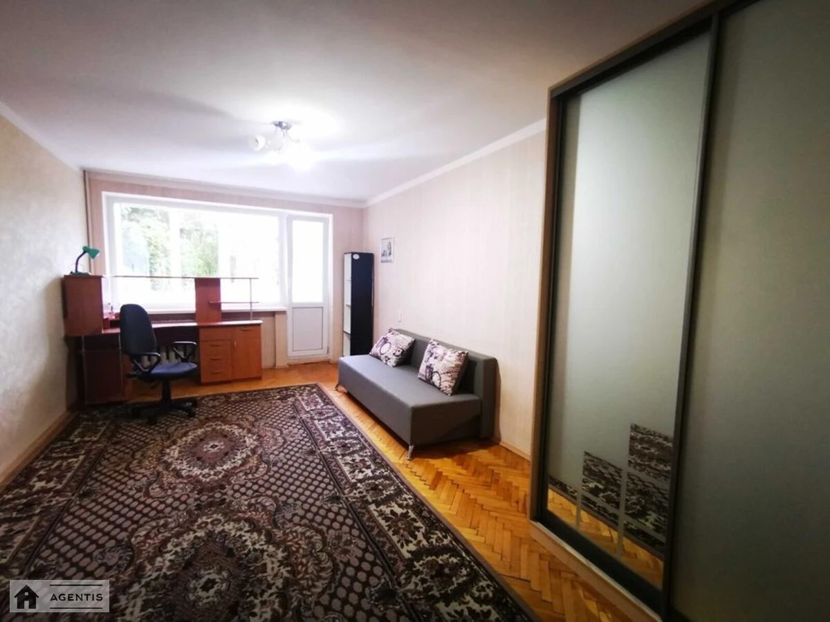 Сдам квартиру 3 комнаты, 98 m², 2 эт./10 этажей. 25, Науки 25, Киев. 