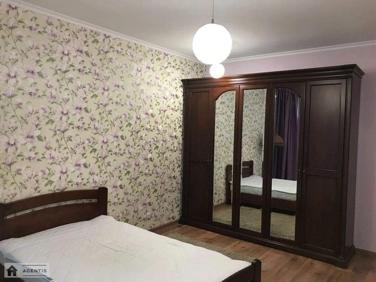 Сдам квартиру 2 комнаты, 72 m², 5 эт./22 этажа. 12, Миколи Бажана просп., Киев. 