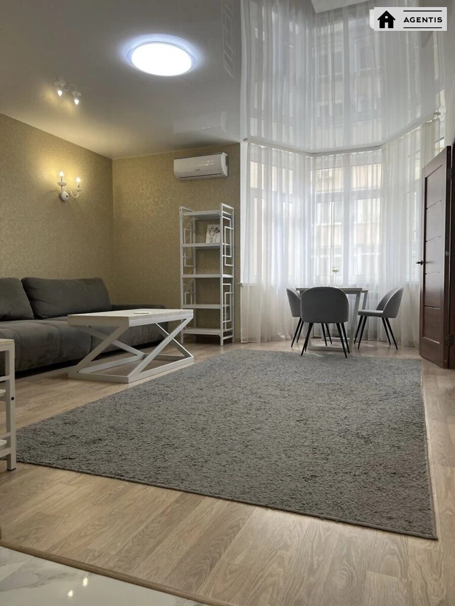 Сдам квартиру 2 комнаты, 55 m², 5 эт./26 этажей. 37, Митрополита Василя Липківського вул. (Урицького), Киев. 