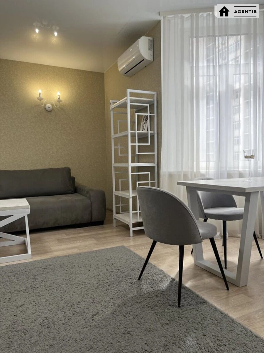 Сдам квартиру 2 комнаты, 55 m², 5 эт./26 этажей. 37, Митрополита Василя Липківського вул. (Урицького), Киев. 