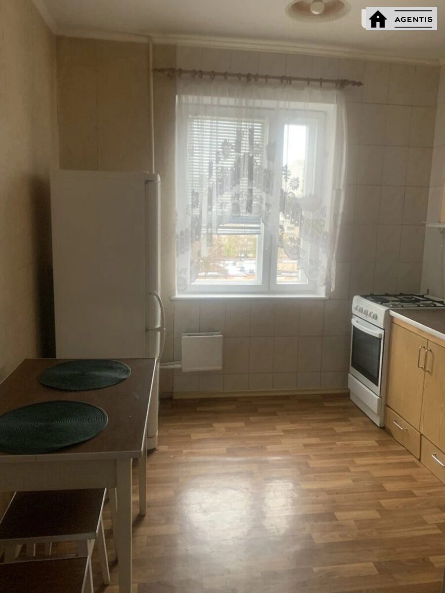 Здам квартиру 2 кімнати, 52 m², 7 пов./10 поверхів. 6, Тростянецька 6, Київ. 