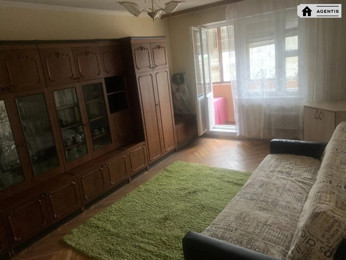 Здам квартиру 2 кімнати, 52 m², 7 пов./10 поверхів. 6, Тростянецька 6, Київ. 