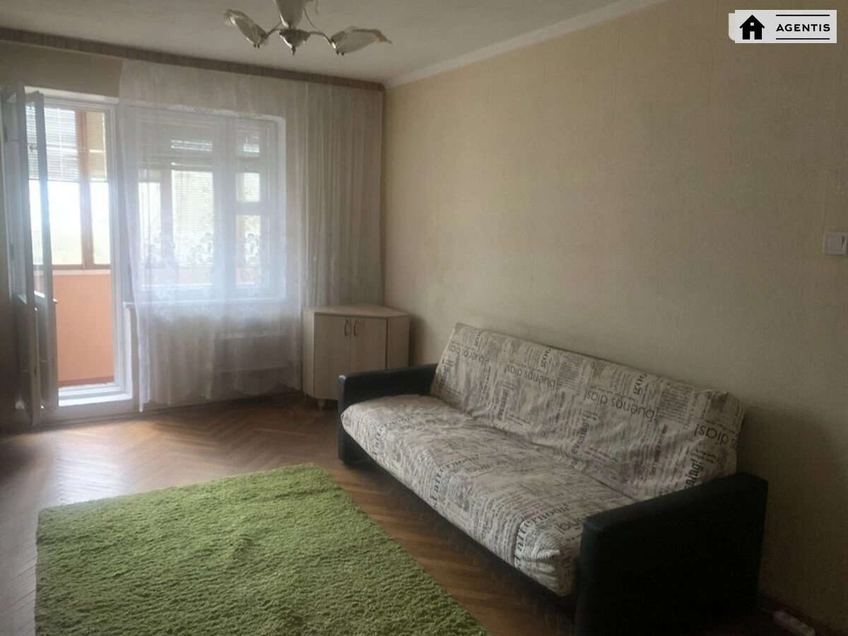 Здам квартиру 2 кімнати, 52 m², 7 пов./10 поверхів. 6, Тростянецька 6, Київ. 