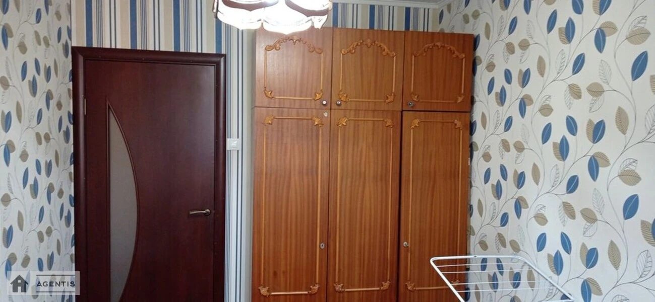 Здам квартиру 2 кімнати, 45 m², 5 пов./5 поверхів. Світла, Київ. 