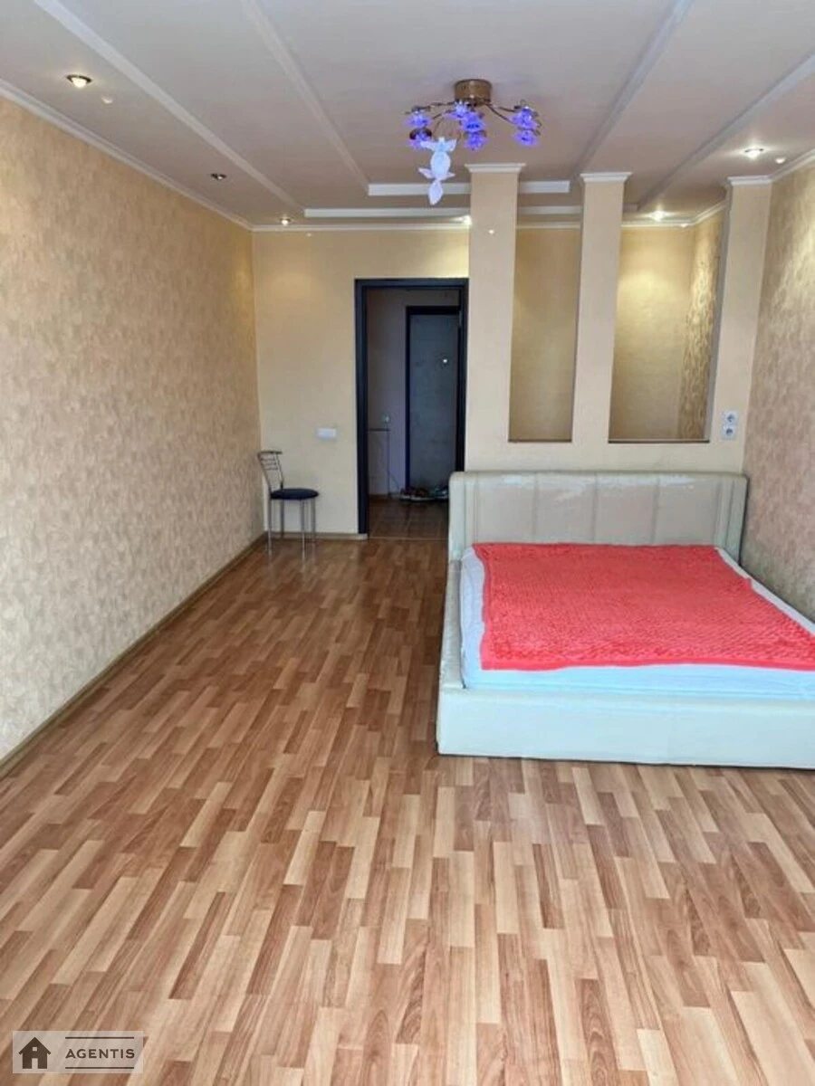 Сдам квартиру 1 комната, 13 m², 12 эт./25 этажей. 19, Харьковское 19, Киев. 