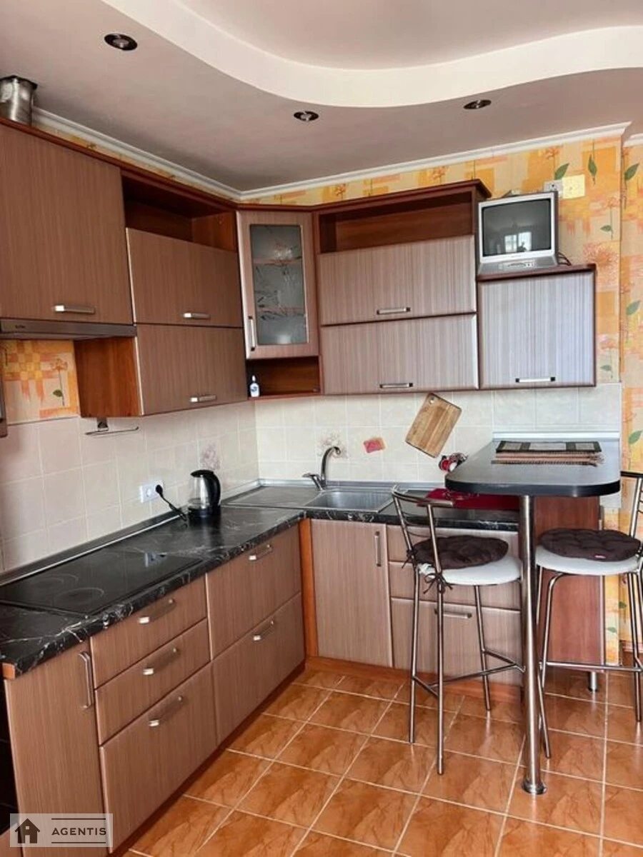 Сдам квартиру 1 комната, 13 m², 12 эт./25 этажей. 19, Харьковское 19, Киев. 