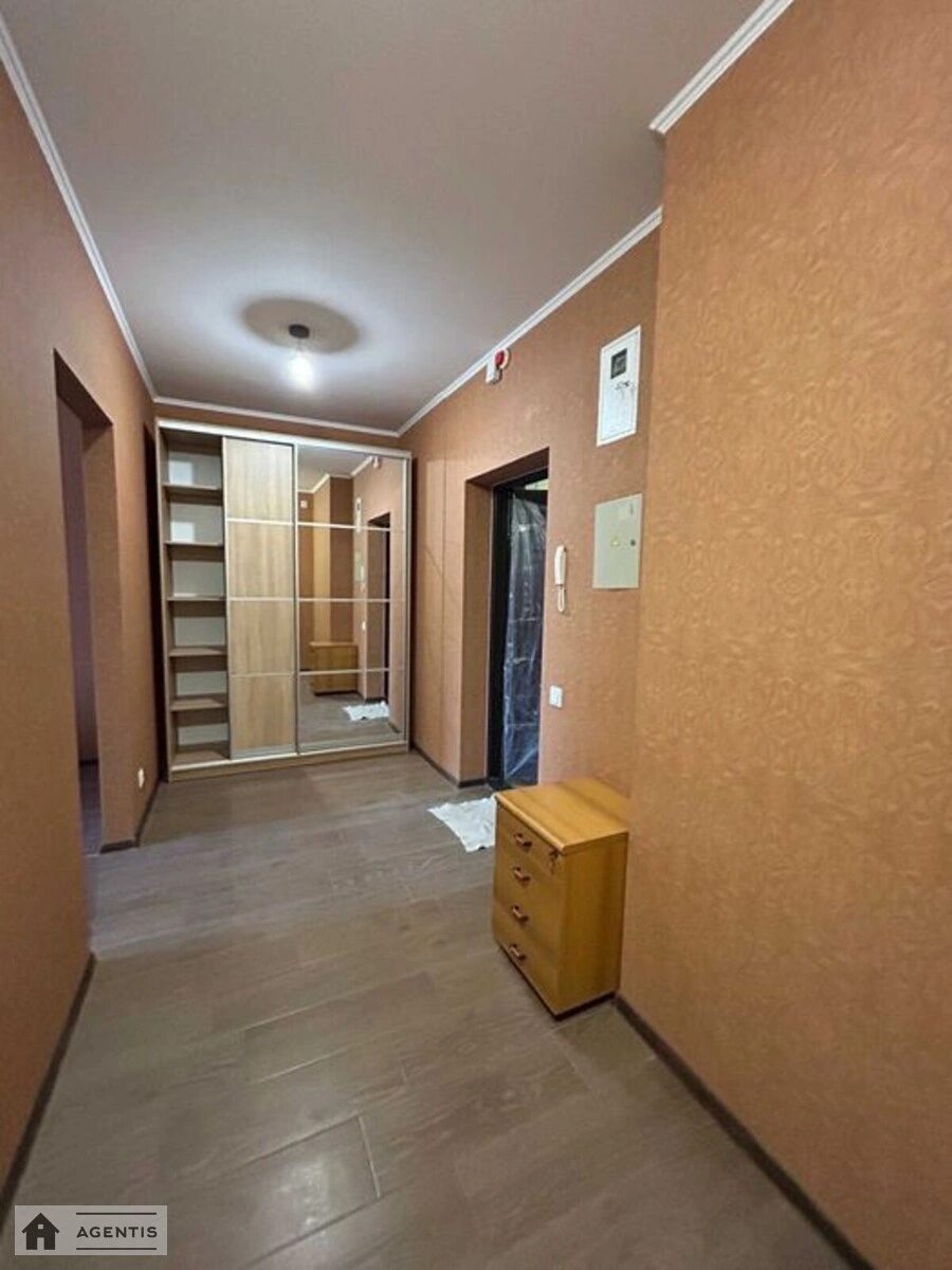 Сдам квартиру 1 комната, 48 m², 2 эт./26 этажей. 27, Краковская 27, Киев. 