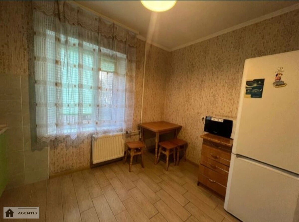 Здам квартиру 3 кімнати, 76 m², 1 пов./9 поверхів. 25, Ревуцького 25, Київ. 