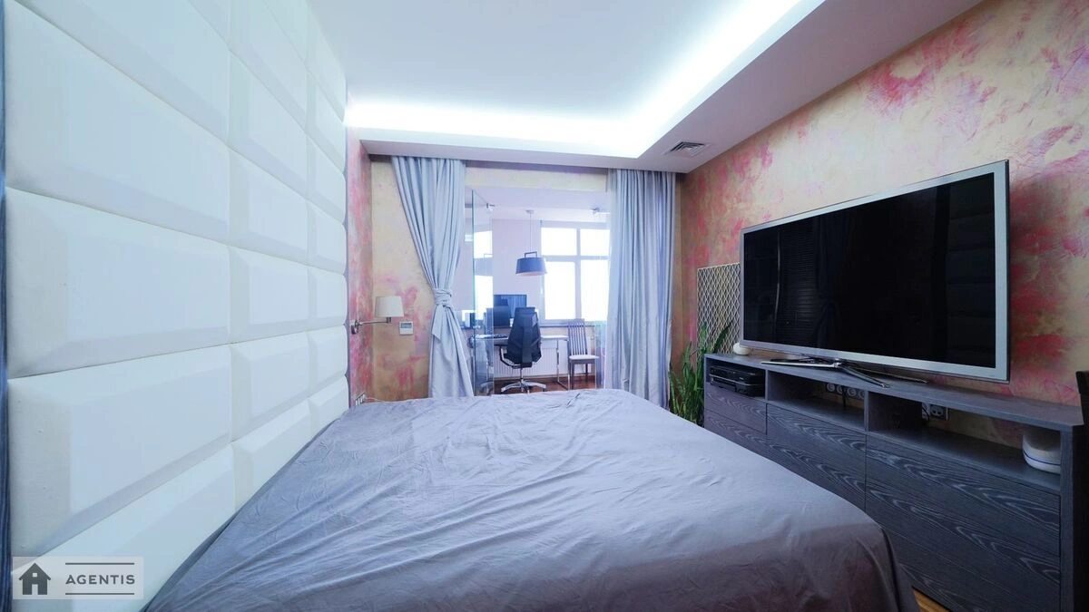 Сдам квартиру 3 комнаты, 190 m², 15 эт./30 этажей. 72, Большая Васильковская 72, Киев. 