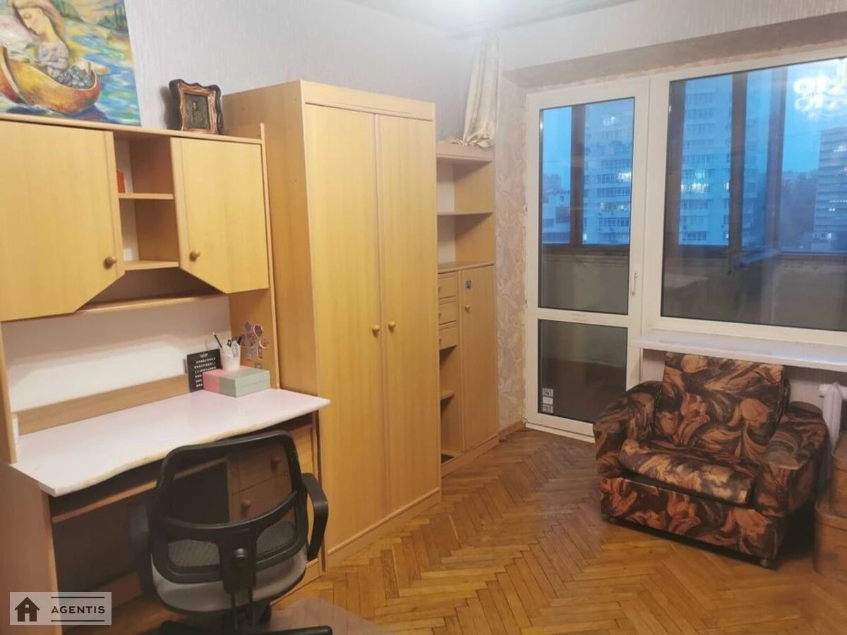 Сдам квартиру 1 комната, 40 m², 7 эт./9 этажей. Кловский, Киев. 