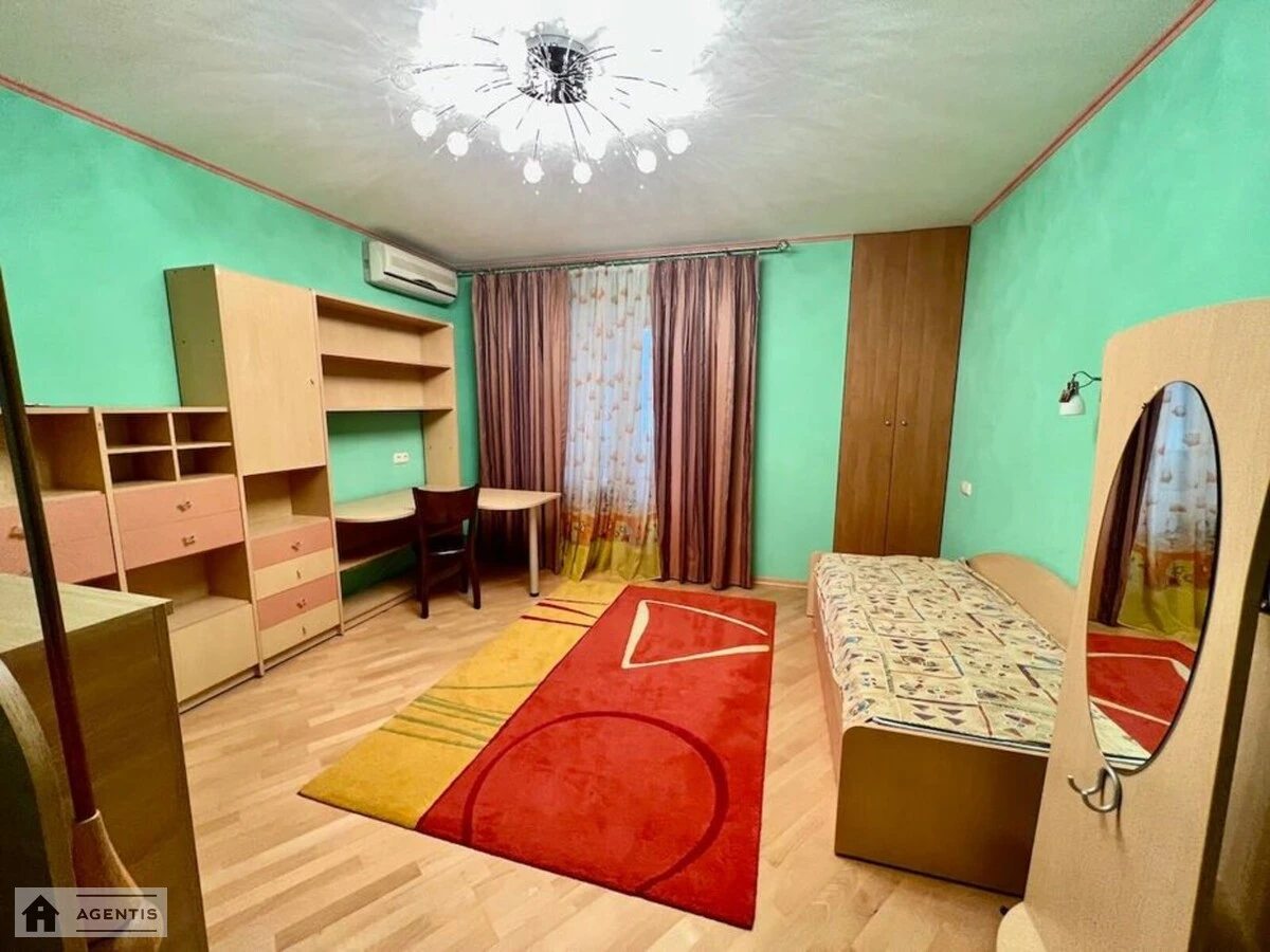 Сдам квартиру 4 комнаты, 150 m², 4 эт./11 этажей. 9, Артиллерийский 9, Киев. 