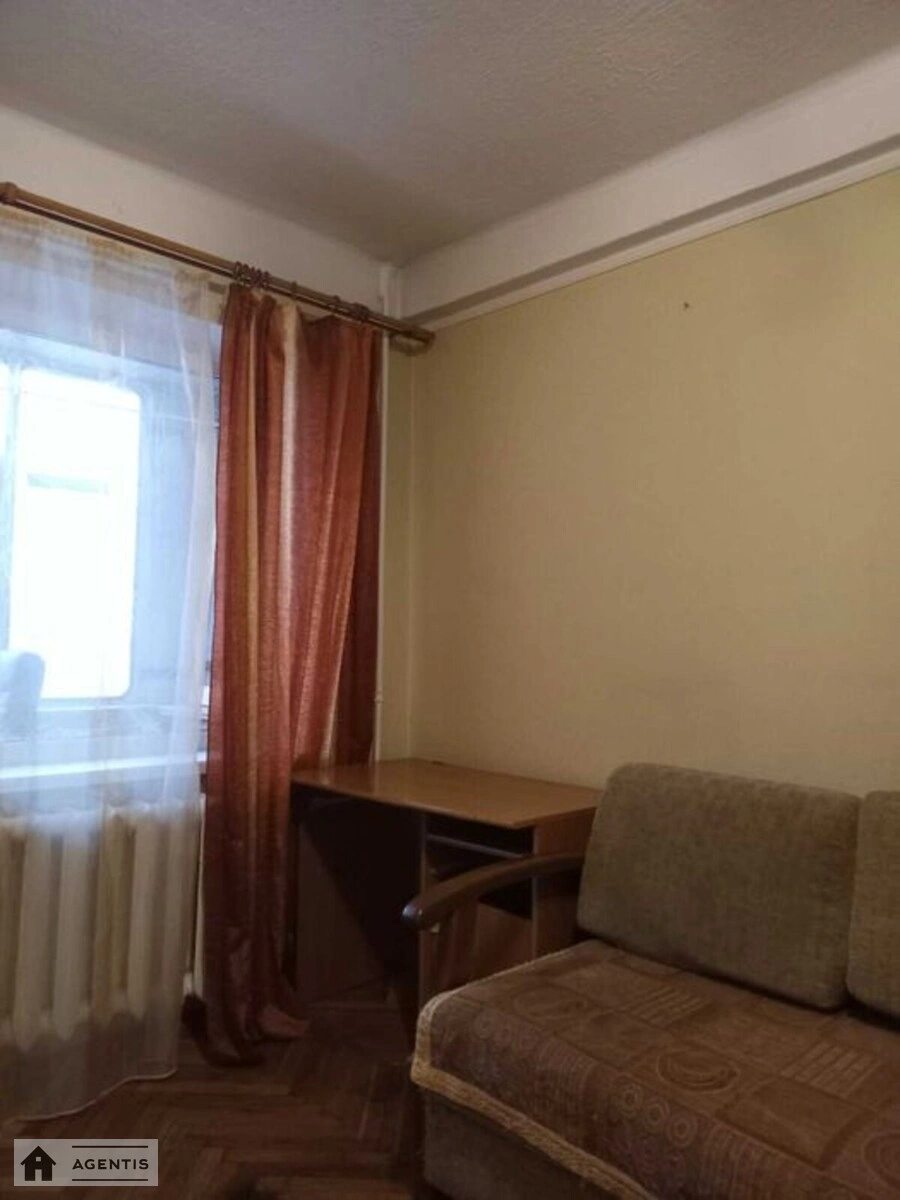 Сдам квартиру 2 комнаты, 40 m², 2 эт./5 этажей. Голосеевский район, Киев. 