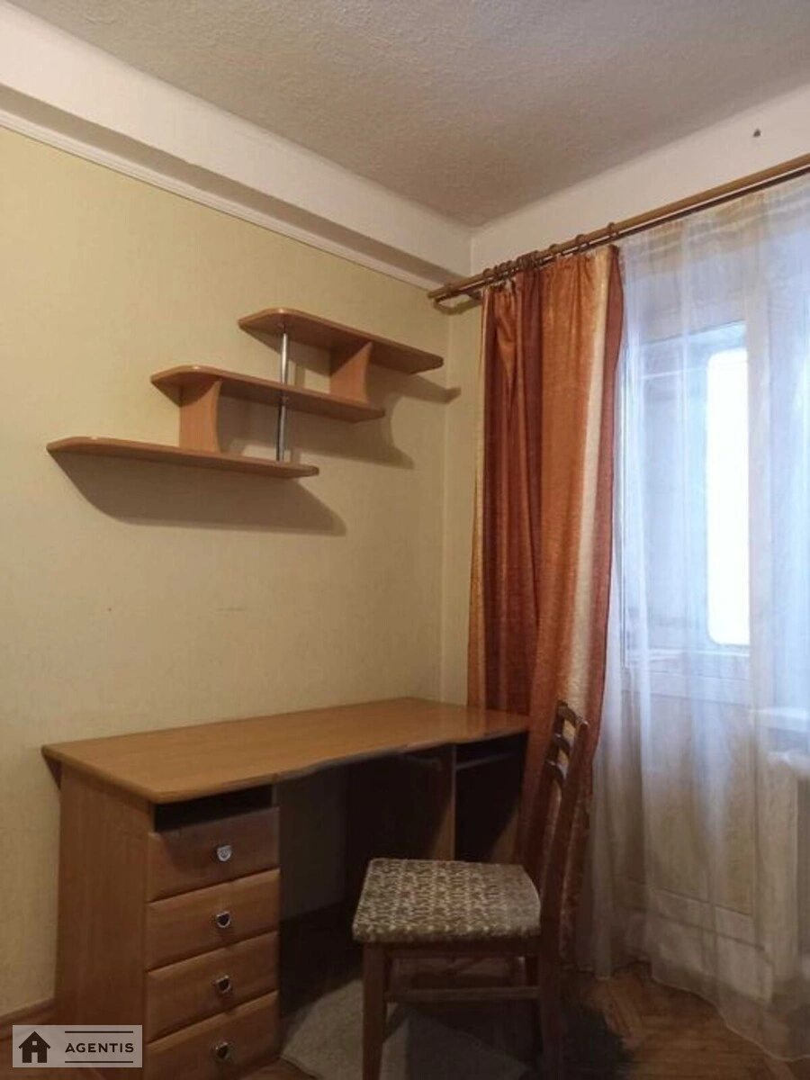 Сдам квартиру 2 комнаты, 40 m², 2 эт./5 этажей. Голосеевский район, Киев. 