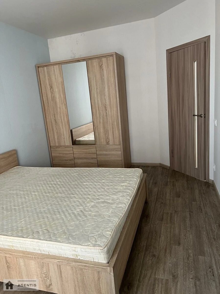 Сдам квартиру 2 комнаты, 51 m², 6 эт./25 этажей. 2, Драгоманова 2, Киев. 