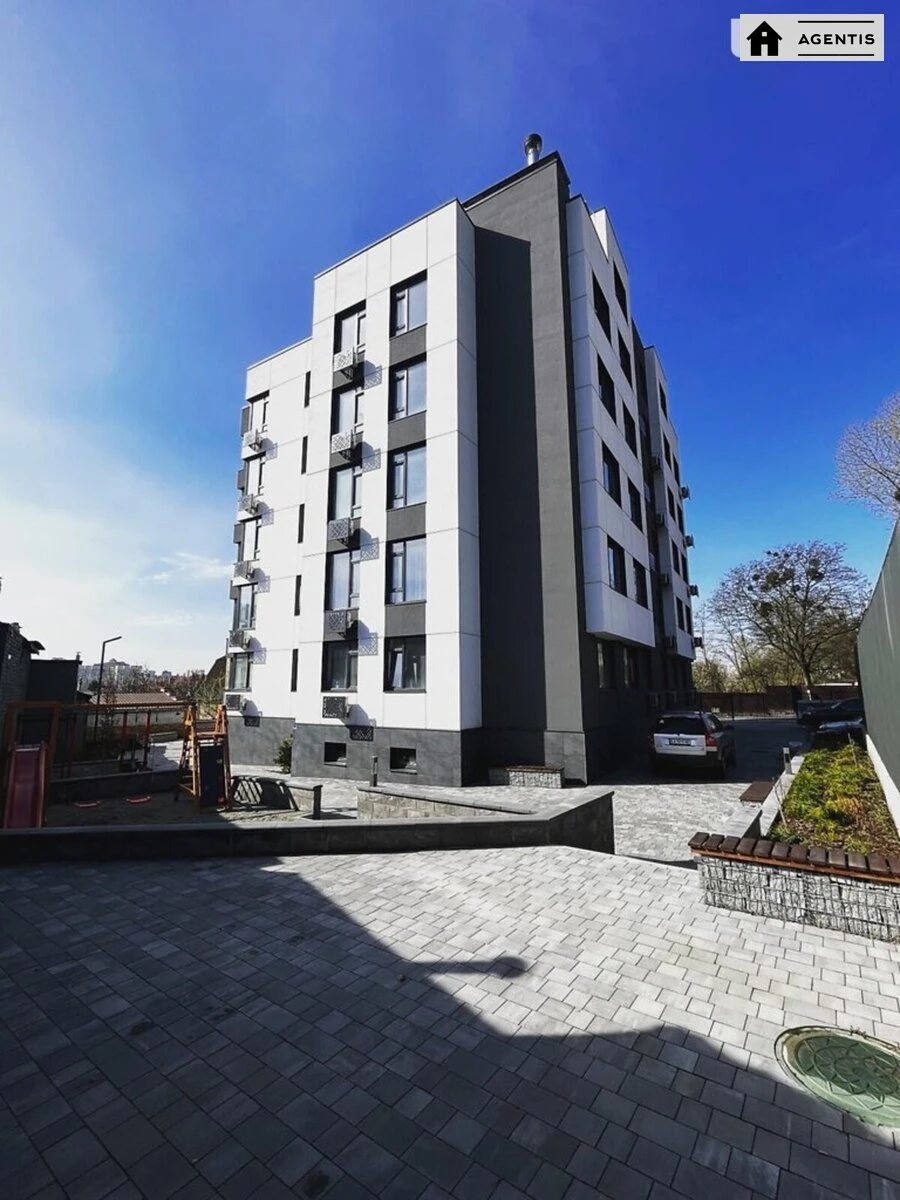 Сдам квартиру 2 комнаты, 40 m², 4 эт./6 этажей. 19, Менделеева 19, Киев. 