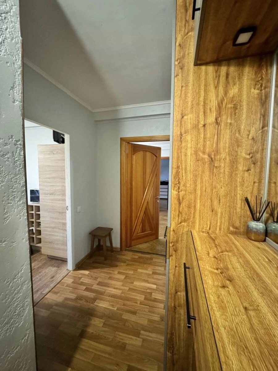 Apartments for sale 2 rooms, 45 m², 5th fl./5 floors. 36, Vidradniy 36, Kyiv. 