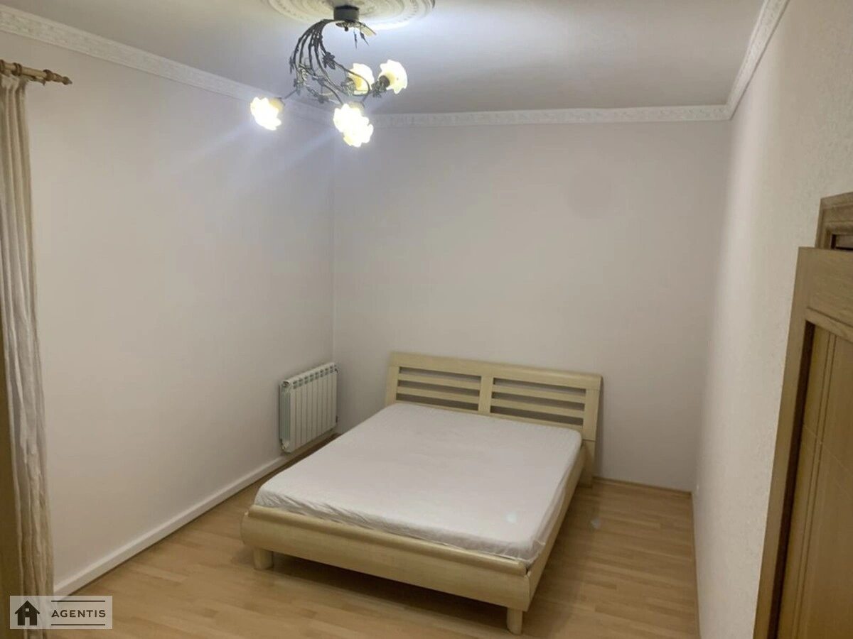 Apartment for rent 3 rooms, 80 m², 1st fl./4 floors. 92, Baklazhanna vul., Kyiv. 