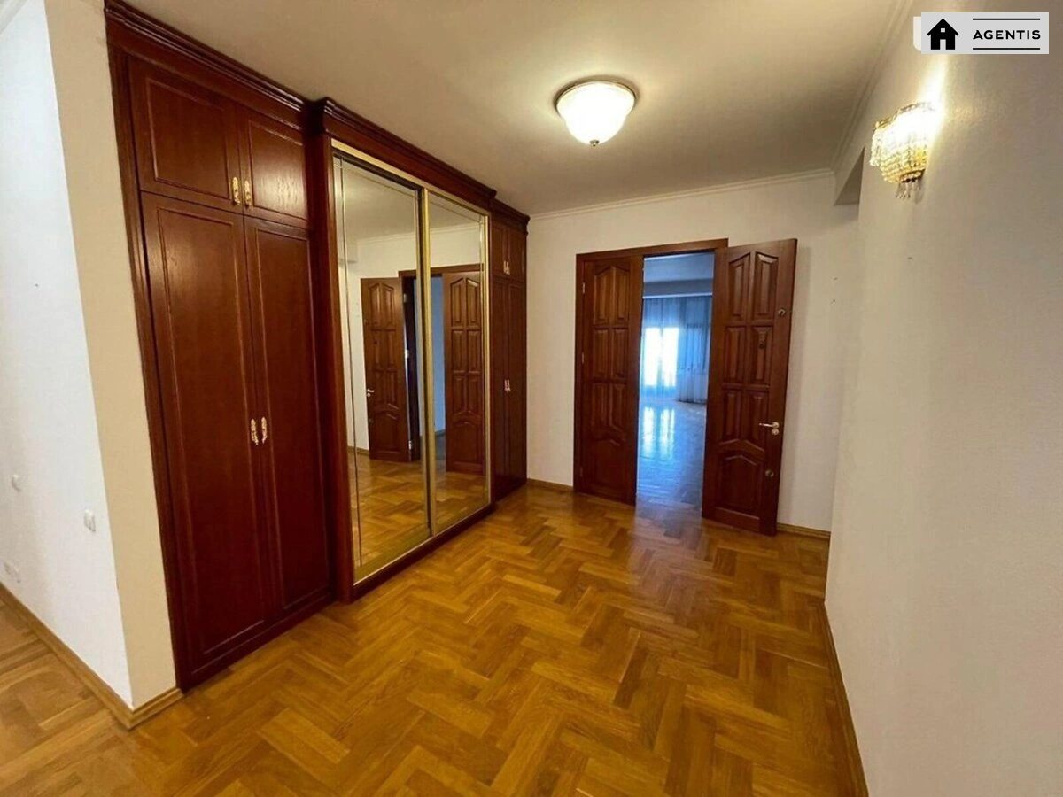 Apartment for rent 4 rooms, 220 m², 2nd fl./11 floors. 14, Patorzhynskogo 14, Kyiv. 