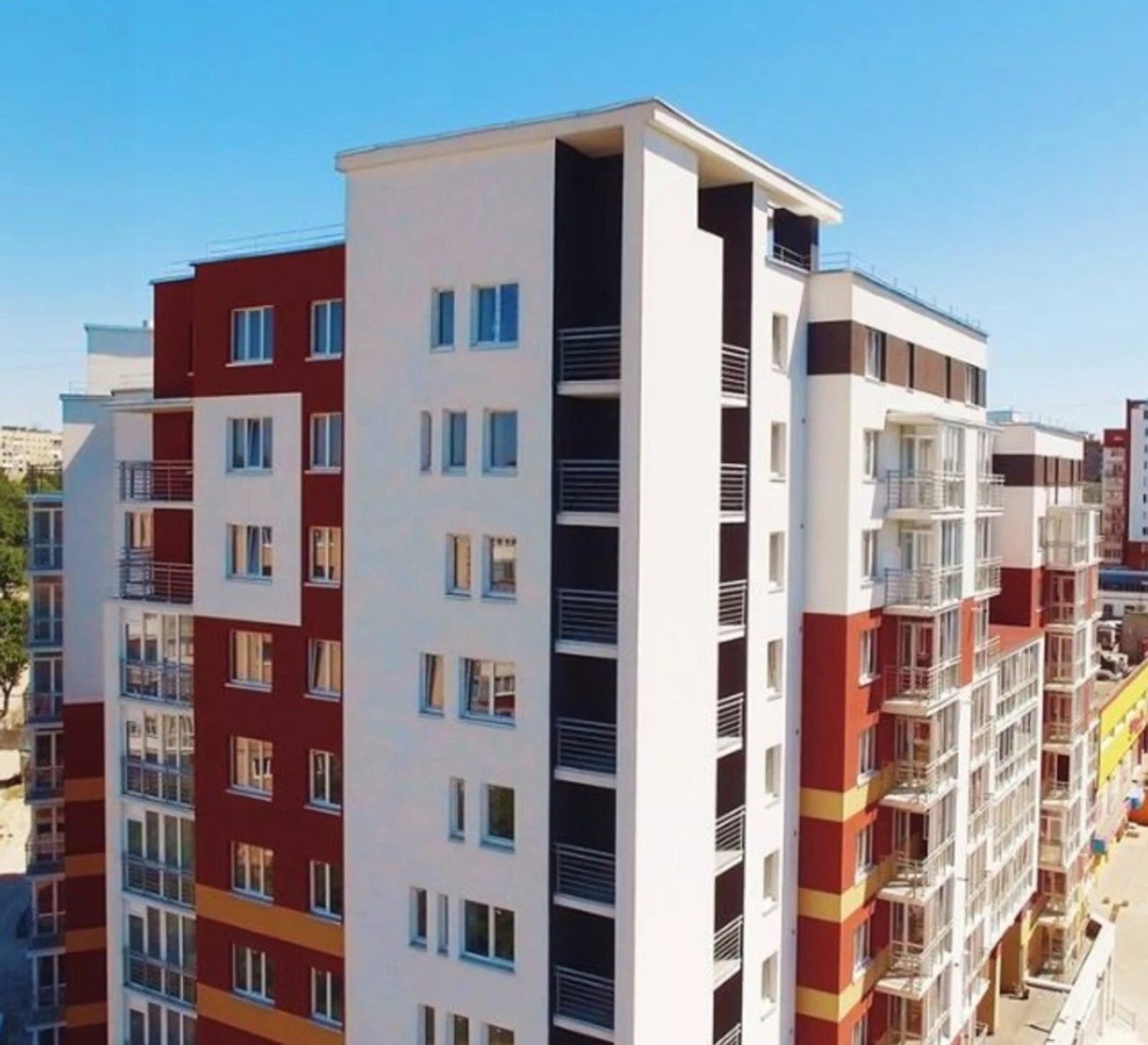 Apartments for sale 3 rooms, 96 m², 1st fl./10 floors. Бам, Ternopil. 