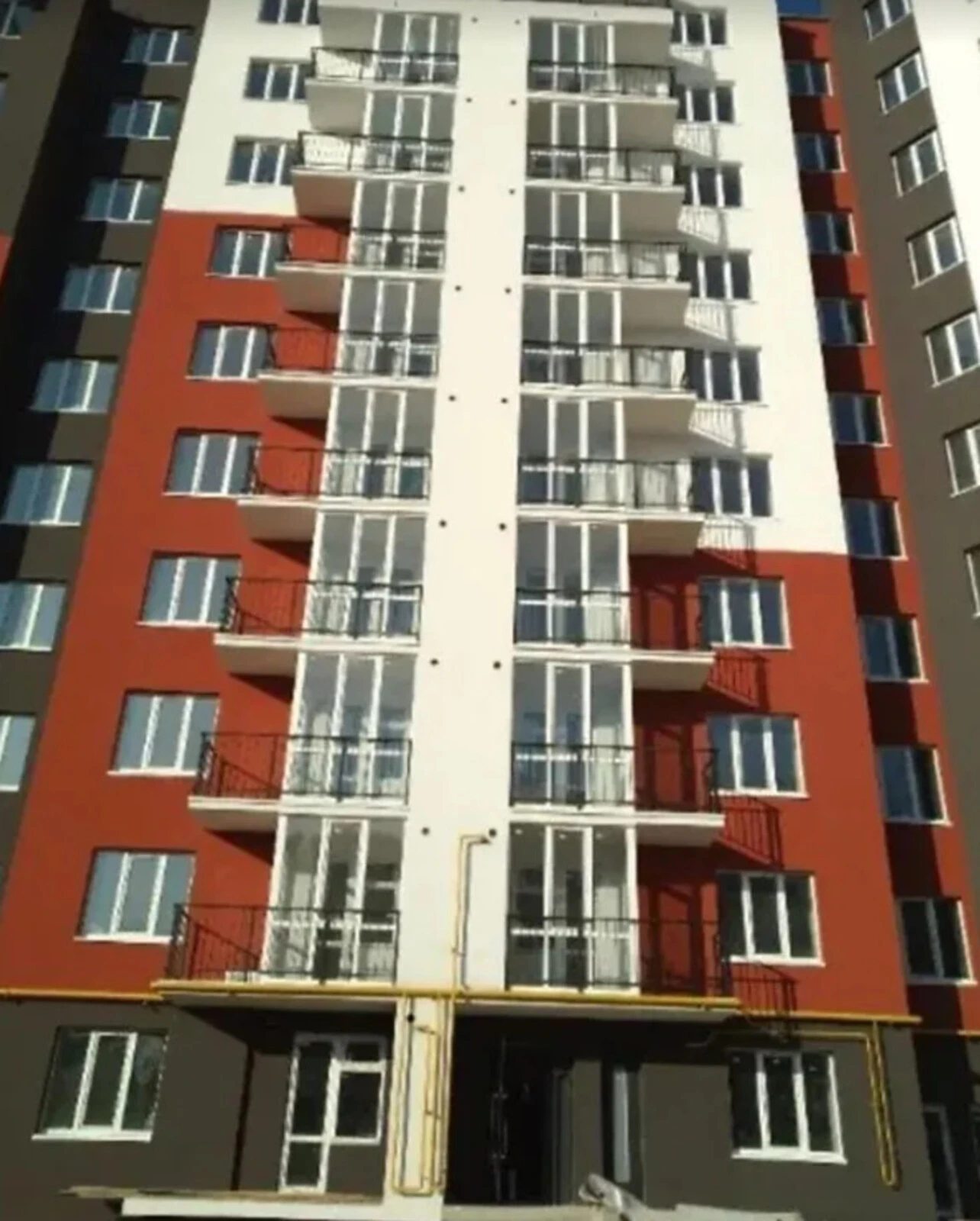 Apartments for sale 3 rooms, 96 m², 1st fl./10 floors. Бам, Ternopil. 