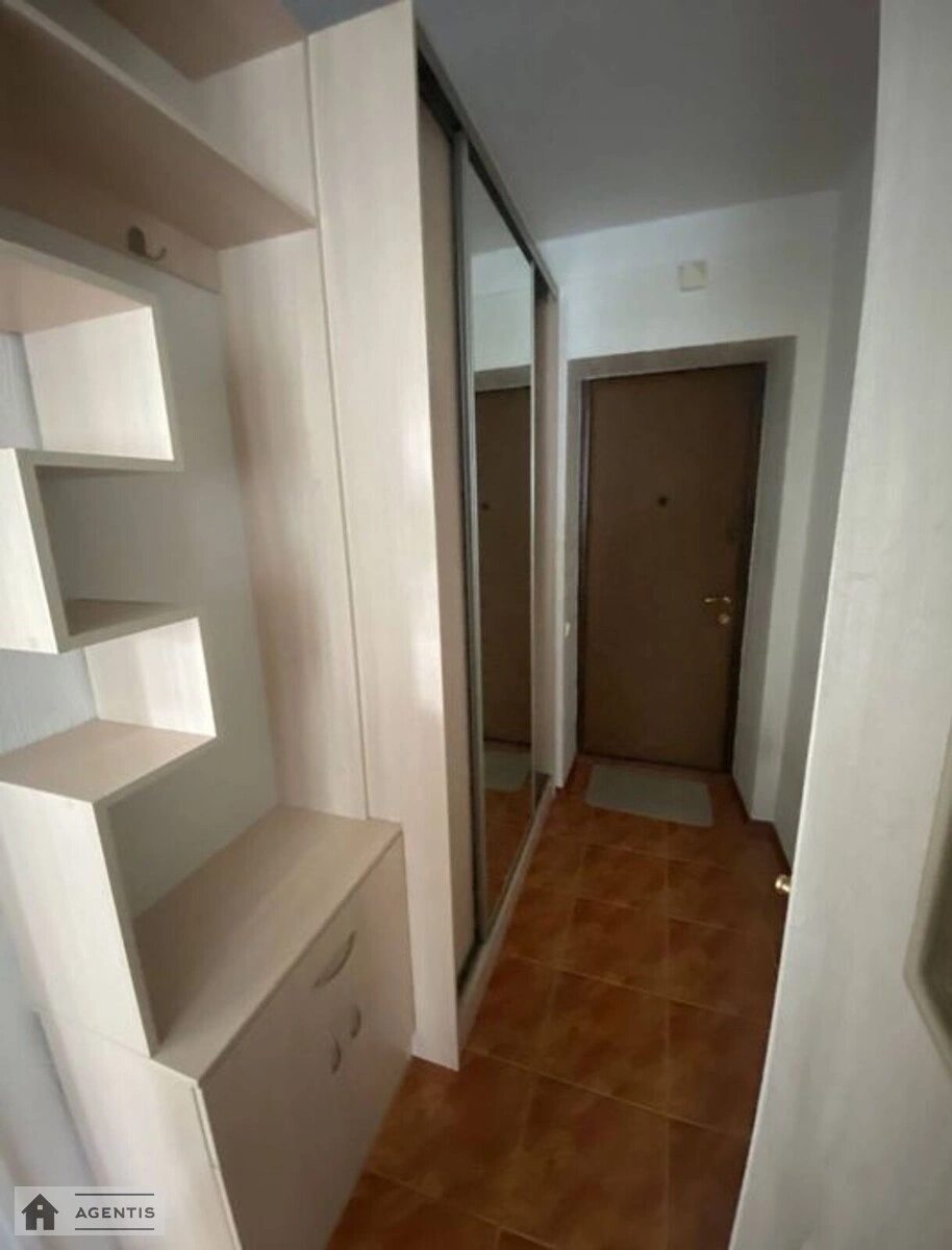 Apartment for rent 1 room, 28 m², 4th fl./5 floors. 12, Profesora Pidvysotskoho vul., Kyiv. 