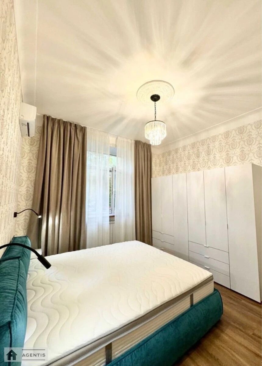 Apartment for rent 2 rooms, 55 m², 1st fl./5 floors. 11, Mykoly Mikhnovskoho bulv. Druzhby Narodiv, Kyiv. 