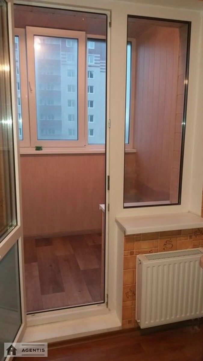 Apartment for rent 1 room, 43 m², 20th fl./25 floors. 3, Sofiyi Rusovoyi vul., Kyiv. 