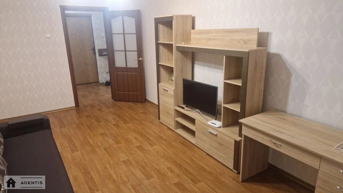 Apartment for rent 1 room, 43 m², 20th fl./25 floors. 3, Sofiyi Rusovoyi vul., Kyiv. 