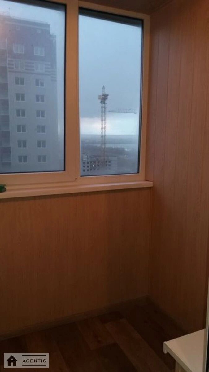 Apartment for rent 1 room, 43 m², 20th fl./25 floors. 3, Sofiyi Rusovoyi vul., Kyiv. 