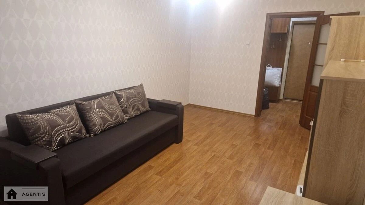 Apartment for rent 1 room, 43 m², 20th fl./25 floors. 3, Sofiyi Rusovoyi vul., Kyiv. 