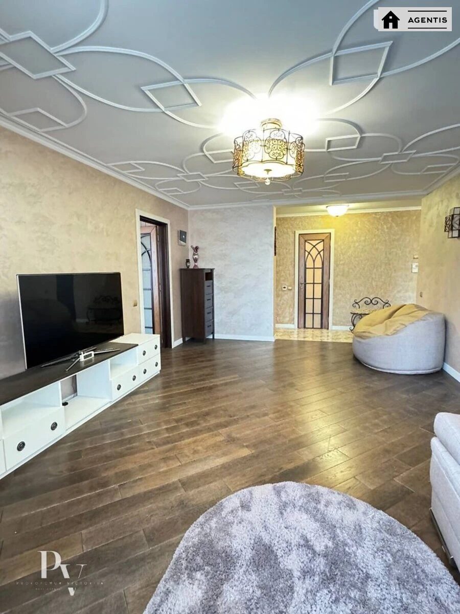 Сдам квартиру 3 комнаты, 90 m², 6 эт./26 этажей. 41, Верховинная 41, Киев. 