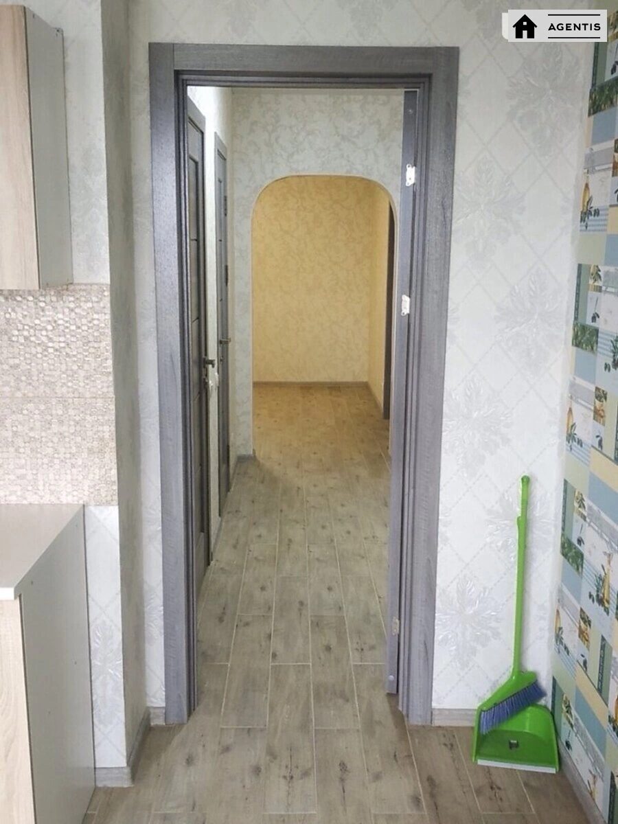 Сдам квартиру 2 комнаты, 74 m², 20 эт./25 этажей. 1, Хорольская 1, Киев. 