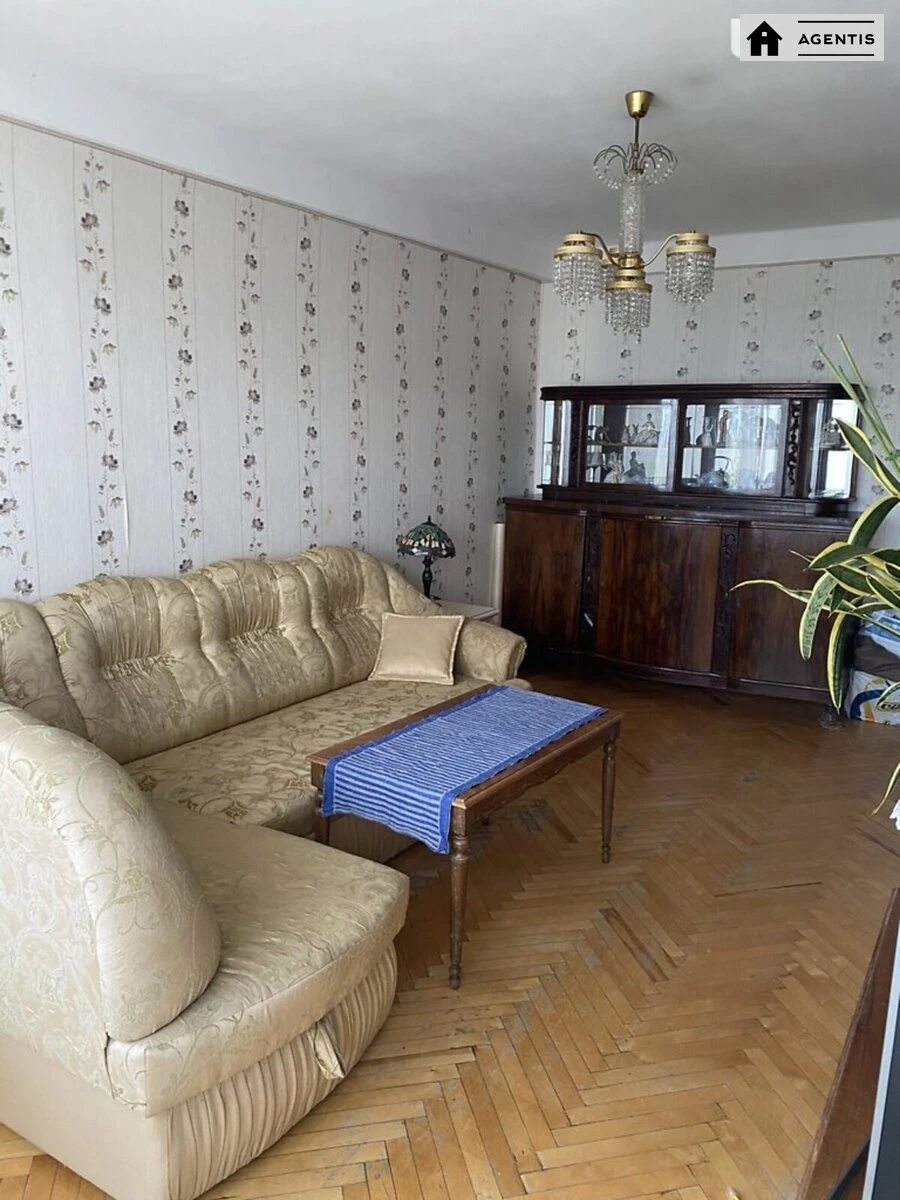 Сдам квартиру 2 комнаты, 50 m², 9 эт./9 этажей. 45, Энтузиастов 45, Киев. 