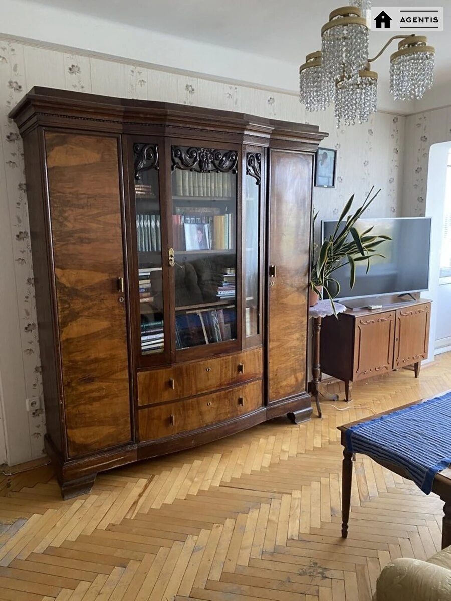 Сдам квартиру 2 комнаты, 50 m², 9 эт./9 этажей. 45, Энтузиастов 45, Киев. 