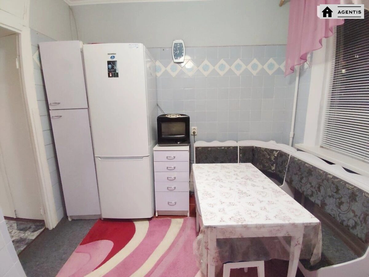 Сдам квартиру 2 комнаты, 54 m², 2 эт./12 этажей. 6, Олександра Архипенка вул. (Мате Залки), Киев. 