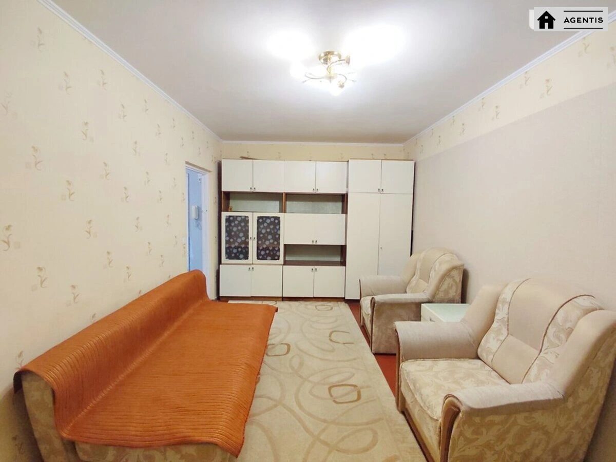 Сдам квартиру 2 комнаты, 54 m², 2 эт./12 этажей. 6, Олександра Архипенка вул. (Мате Залки), Киев. 