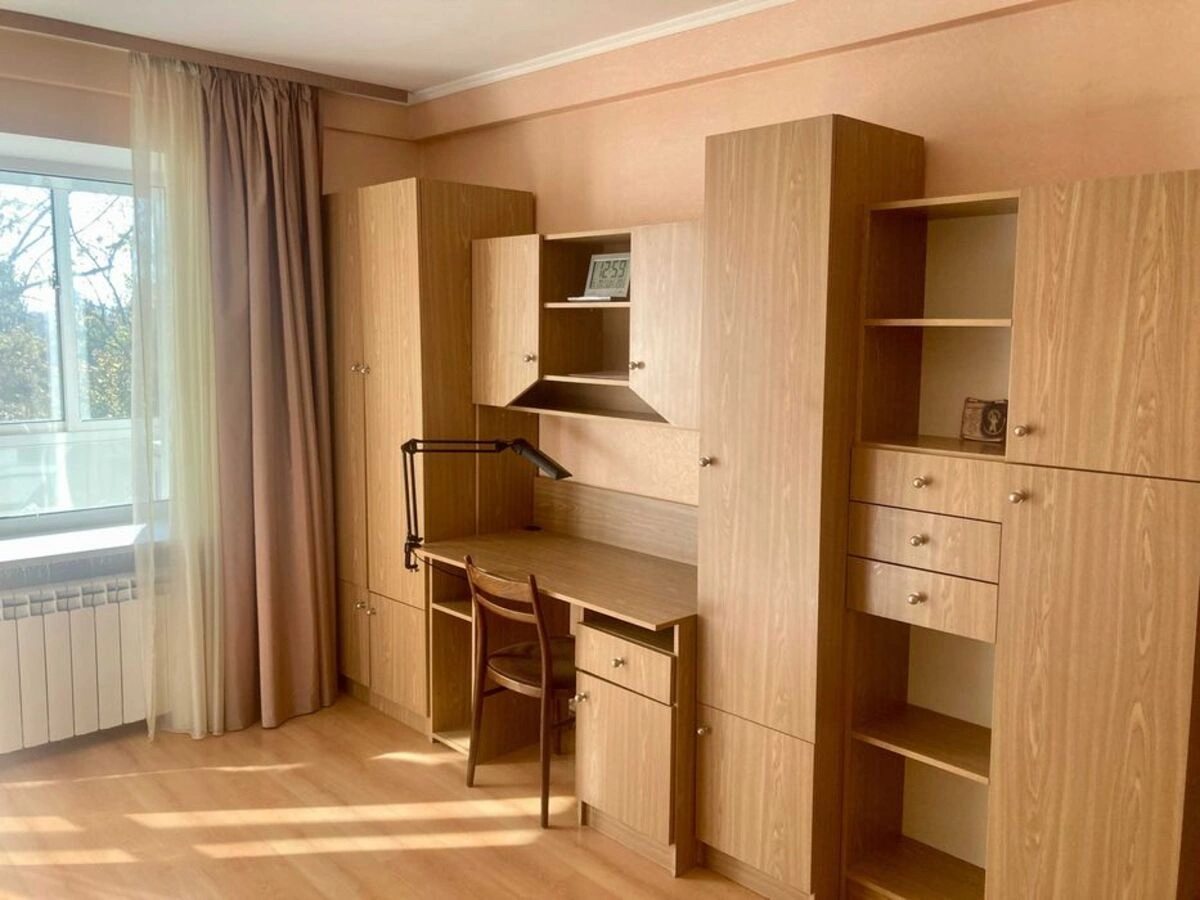 Сдам квартиру 2 комнаты, 43 m², 5 эт./9 этажей. 31, Вацлава Гавела бульв. (Івана Лепсе), Киев. 