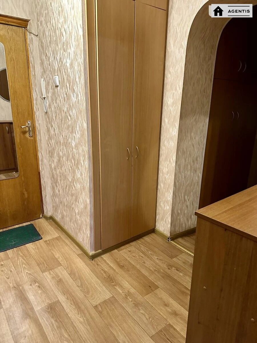 Сдам квартиру 1 комната, 36 m², 9 эт./15 этажей. 88, Антоновича вул. (Горького), Киев. 