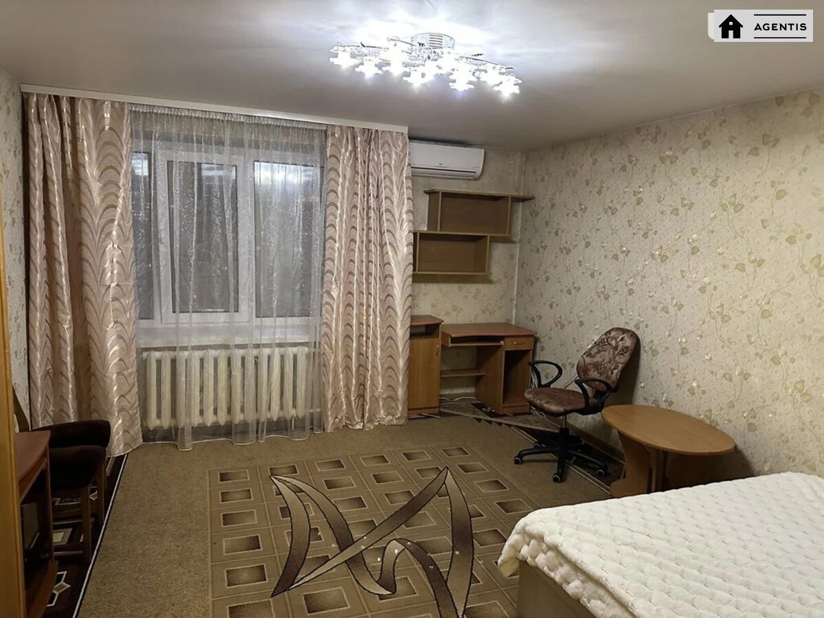 Сдам квартиру 1 комната, 36 m², 9 эт./15 этажей. 88, Антоновича вул. (Горького), Киев. 