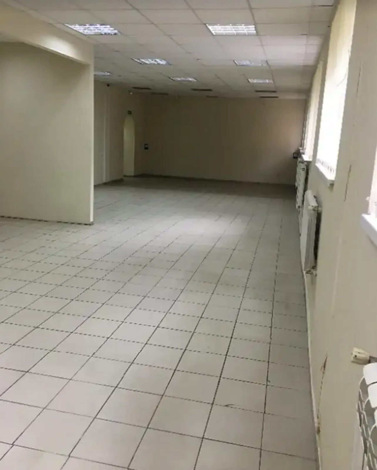 Продам нерухомість під комерцію 427 m², 1 пов./5 поверхів. Старий Поділ вул., Тернопіль. 