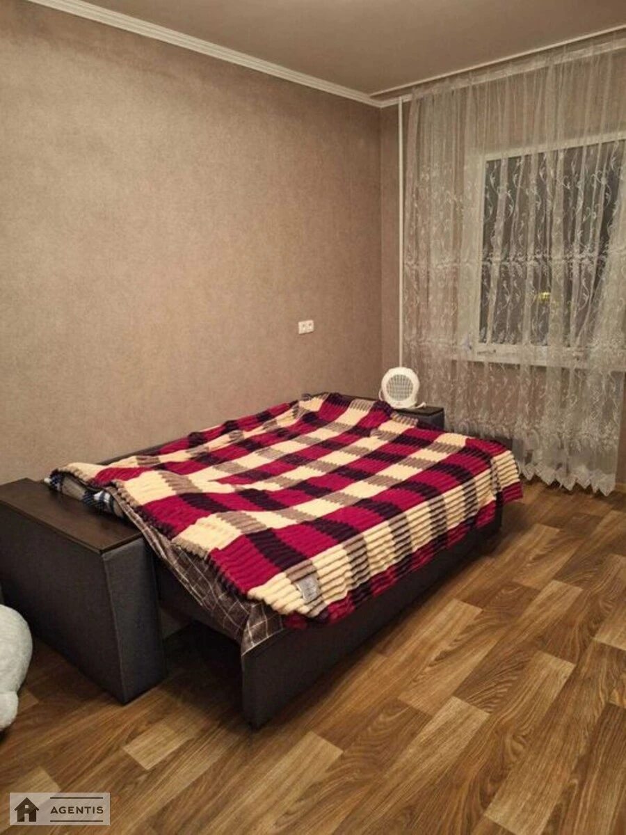 Apartment for rent 1 room, 42 m², 6th fl./16 floors. Oresta Vaskula vul. Feodory Pushynoyi, Kyiv. 