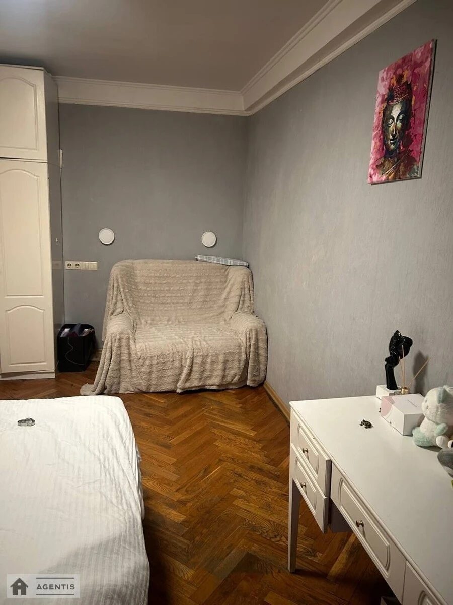 Здам квартиру 1 кімната, 30 m², 3 пов./9 поверхів. 16, Володимиро-Либідська 16, Київ. 