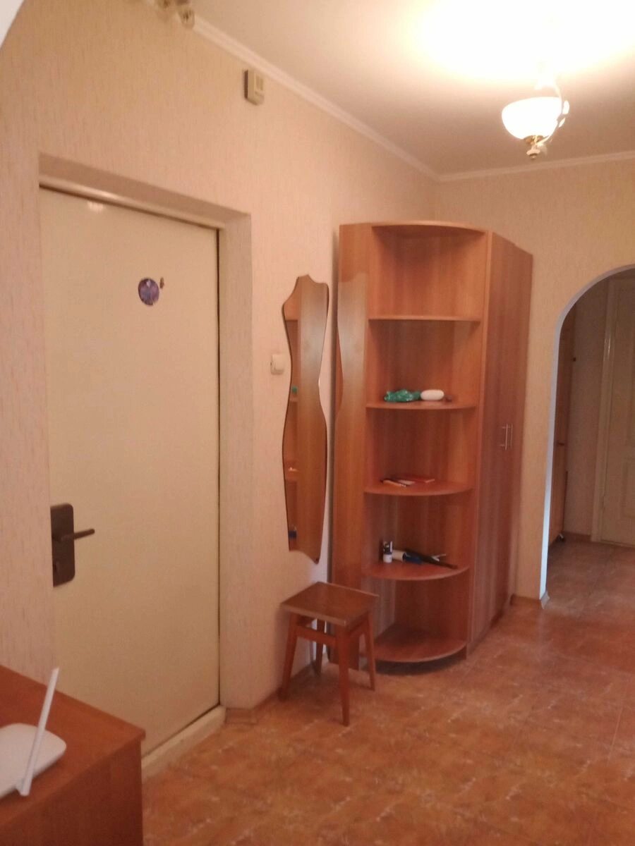 Сдам квартиру 2 комнаты, 66 m², 6 эт./17 этажей. 17, Милютенко 17, Киев. 