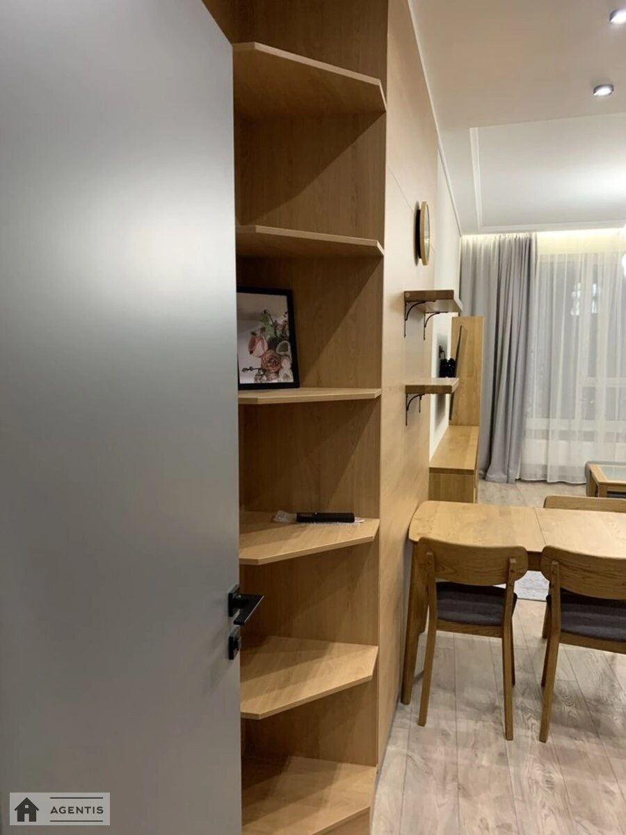 Сдам квартиру 1 комната, 62 m², 6 эт./23 этажа. 28, Василя Тютюнника вул. (Анрі Барбюса), Киев. 