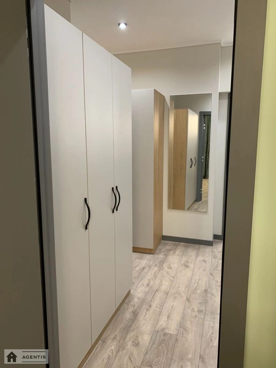 Сдам квартиру 1 комната, 62 m², 6 эт./23 этажа. 28, Василя Тютюнника вул. (Анрі Барбюса), Киев. 