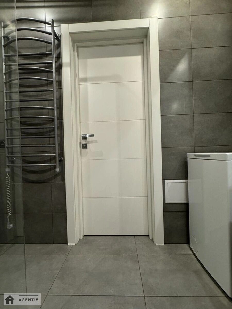 Сдам квартиру 1 комната, 45 m², 13 эт./13 этажей. 43, Правды 43, Киев. 